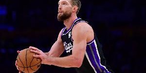 内线真挡不住！小萨博尼斯11中9高效砍下22分19板6助！