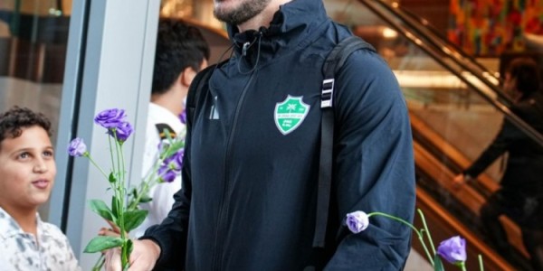 吉达国民抵达中国香港，将在沙超杯半决赛对阵卡迪西亚