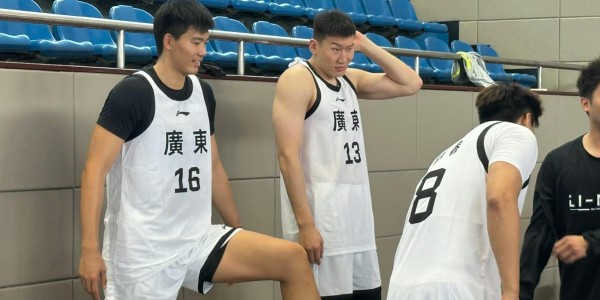开云官网-广东备战全运会！“黑白矮”驰援杜锋，男篮四大中锋正式到位！