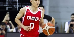 kaiyun-媒体人：看着高诗岩 会想到大一时的威少、2000年的胡雪峰