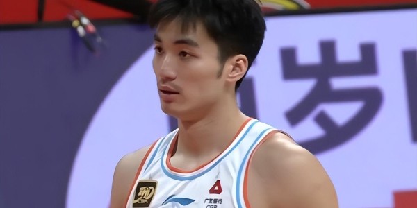 开云体育官网-山东男篮输山西，四人得分上双，内线完全被被打爆，外线效率太低