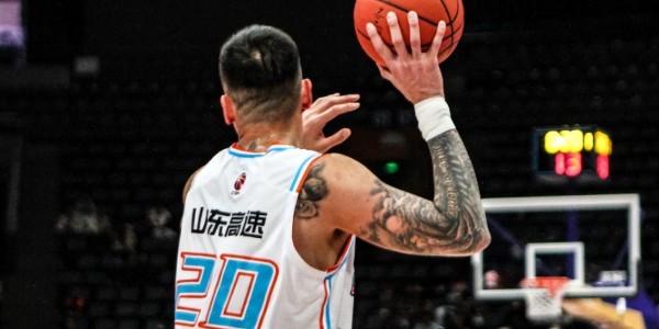 开云体育官网-山东男篮输山西，四人得分上双，内线完全被被打爆，外线效率太低