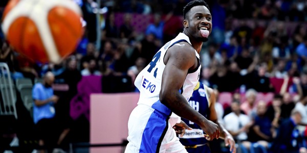 开云注册入口-字母哥憾失三双！斯潘怒斥其兄失误：致命上篮未中毁纪录