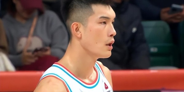 开云体育官网-山东男篮输山西，四人得分上双，内线完全被被打爆，外线效率太低