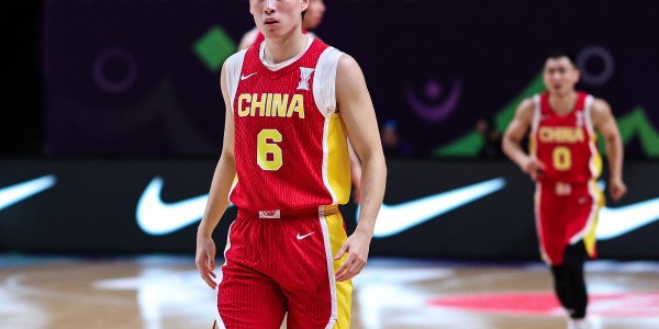 媒体人：新西兰每个位置都能扔三分，中国男篮应放下包袱全力一搏