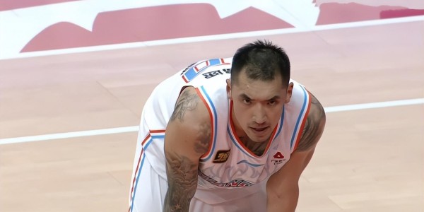 开云体育官网-山东男篮输山西，四人得分上双，内线完全被被打爆，外线效率太低